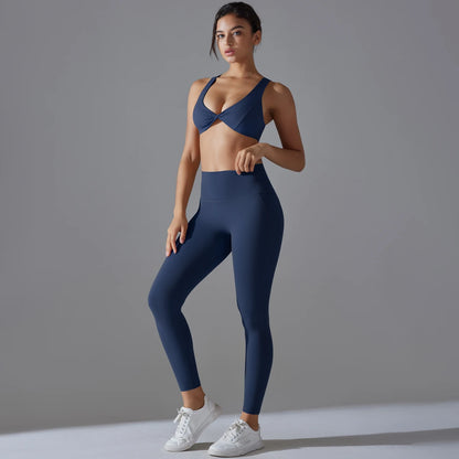Damen-Yoga-Set in Navy: Sport-BH mit V-Ausschnitt und Leggings, Vorderansicht