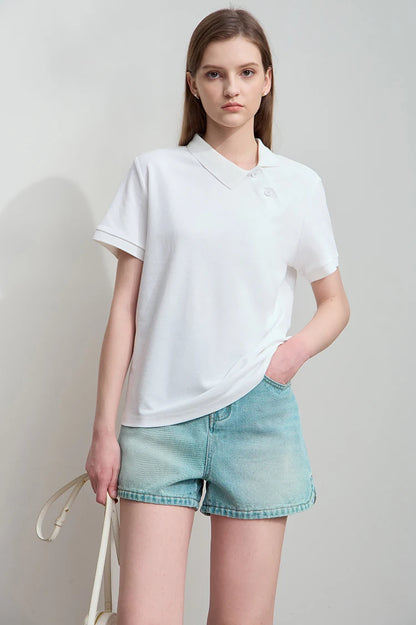 Damen T-Shirt im Minimalismus-Stil mit asymmetrischem Schnitt für den Sommer