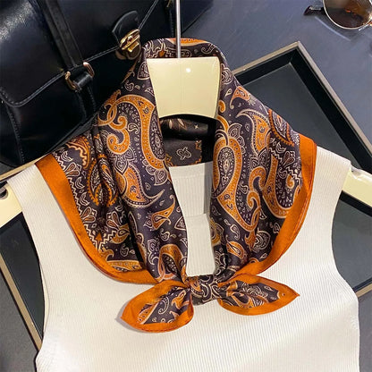 Damen Maulbeerseide Schal kariert quadratisch Halstuch Hijab Bandana bedruckt C