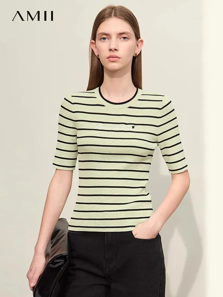 Damen gestreiftes Hemd mit Rundhals und schöner Stickerei für den Sommer