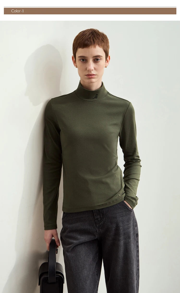 Damen T-Shirts im Minimalismus-Stil mit Mock-Neck und Stickerei aus Baumwolle