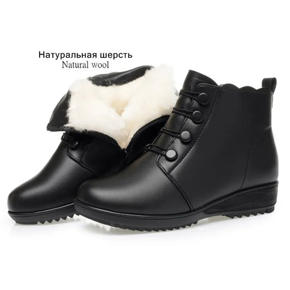 Schwarze Damen-Winterstiefelette mit weißem Fellbesatz und Schnürung, Profilsohle