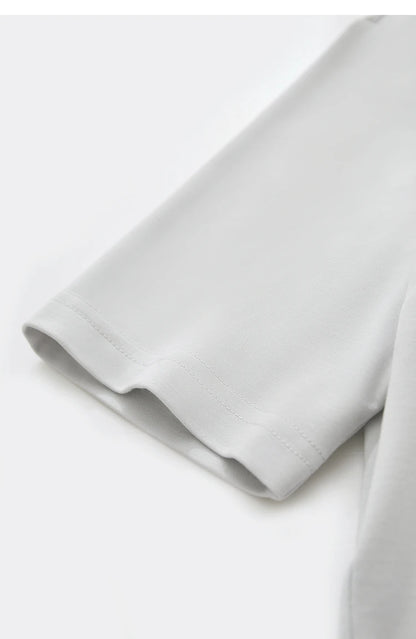 Damen T-Shirts im Minimalismus-Stil mit asymmetrischem V-Ausschnitt und kurzen Ärmeln