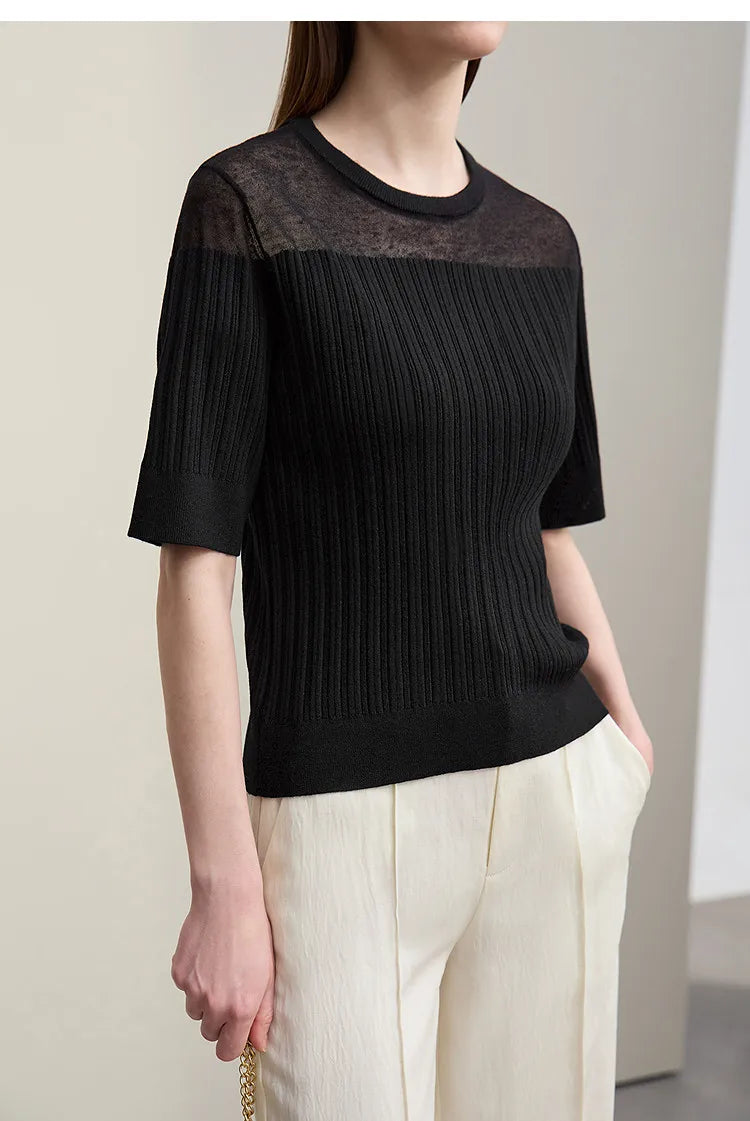 Damen-Stricktop, schwarz, Vorderansicht, O-Rundhalsausschnitt, halbe Ärmel, fein gerippt