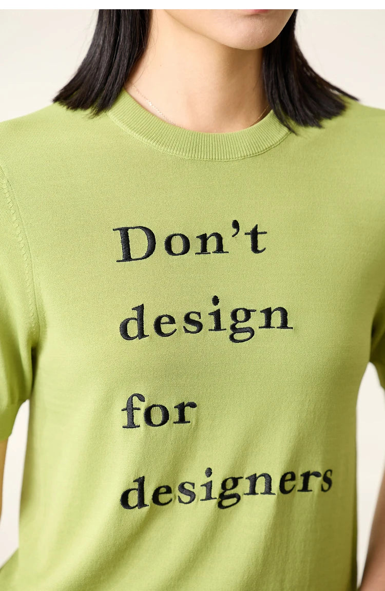 Damen Top im Minimalismus-Stil mit O-Ausschnitt und kontrastierenden Farben