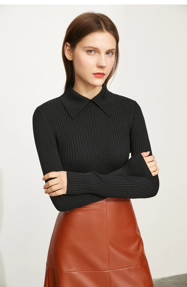Damenpullover aus Strick, schwarz, gerippter Kragen und lange Ärmel