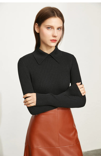 Damenpullover aus Strick, schwarz, gerippter Kragen und lange Ärmel