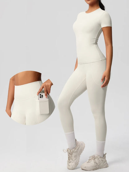 Damen-Yogaanzug (2-teilig) in Hellivory: T-Shirt und Leggings im Slim Fit