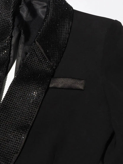 Eleganter Damen-Blazer mit Reverskragen und langen Ärmeln – Patchwork-Design und einreihiger Verschluss für einen lässigen Look.
