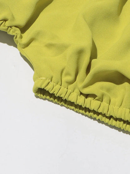 Zweiteiliges Damen-Set mit Rundhals und kurzen Ärmeln – Patchwork-Applikation und hoch taillierter Rock