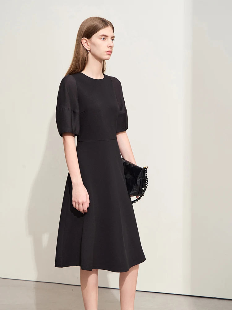 Elegantes Damen Kleid Mit Laternenärmel Und Taillierung