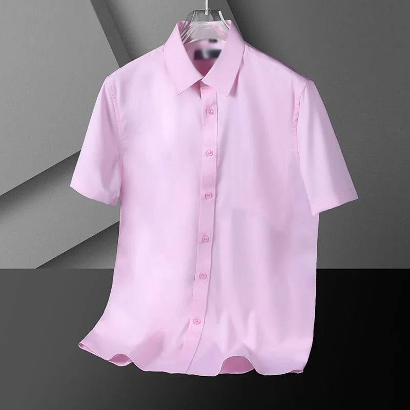 Kurzes Herren-Leinenhemd mit kurzen Ärmeln – ideal für den Sommer und lässige Anlässe.