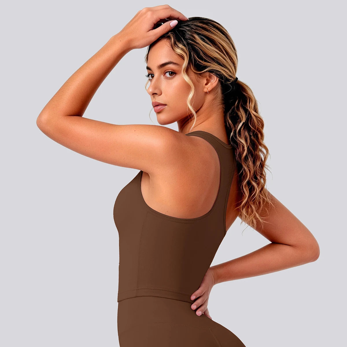 Damen-Laufweste Slim Comfort braun, seitliche Ansicht, enganliegend, mit breiten Trägern