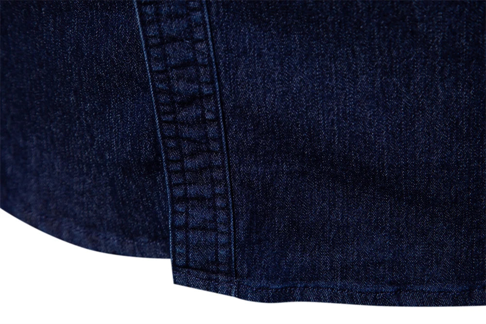 Herren Denim Hemd aus Baumwolle mit elastischem Design und doppelten Taschen