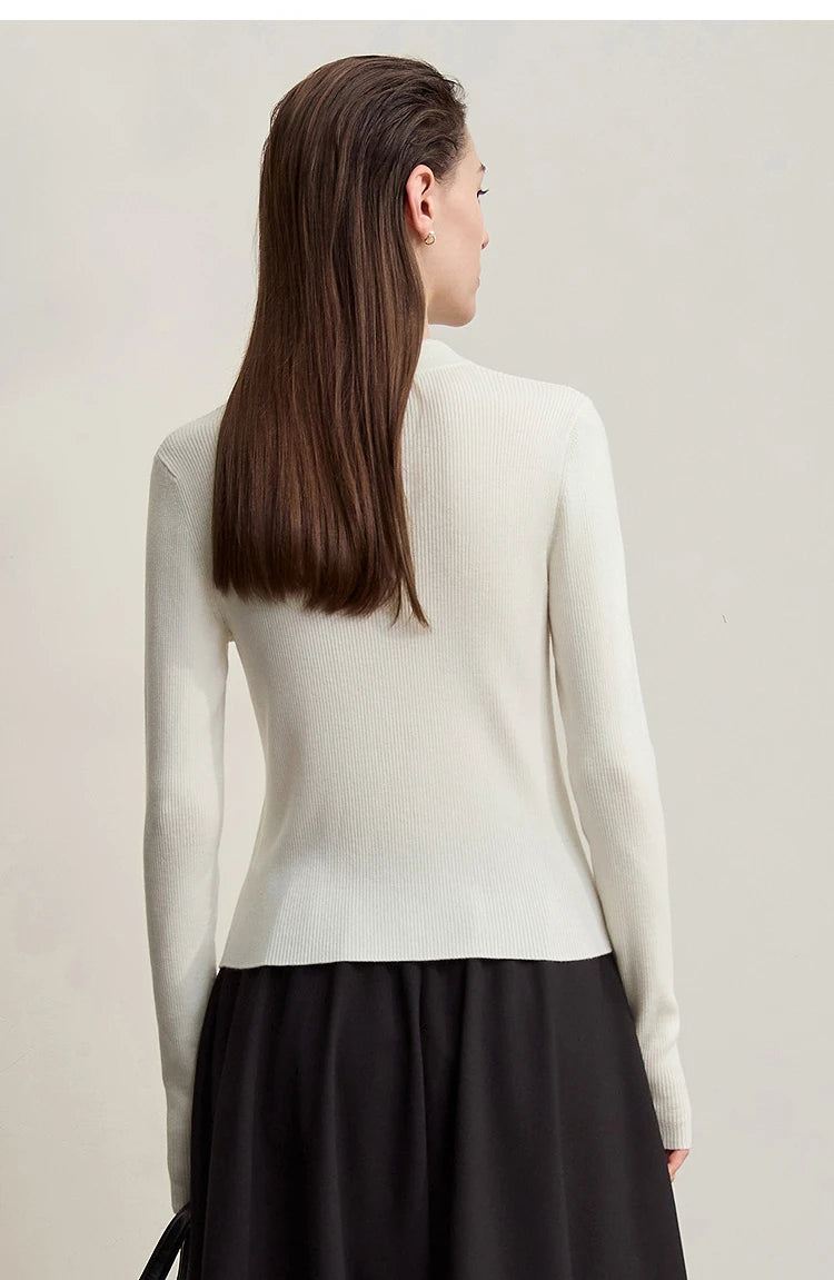 Beiger Damenpullover mit Cheongsam-Kragen und Knopf, schmal, lange Ärmel