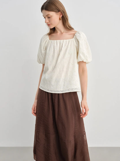 Lässiges Plus-Size Damen T-Shirt mit U-Ausschnitt und Rüschen, gestrickt im Fake-Zweiteiler-Look.
