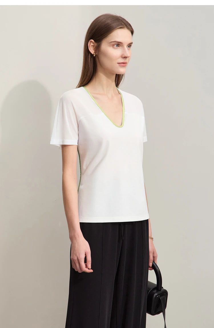 Damen T-Shirt im Minimalismus-Stil mit V-Ausschnitt und Kontrastnähten