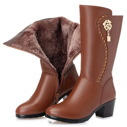 AIYUQI 2025 New Genuine Leather Women Wool Boots Thick Warm Winter Snow Boots Large Size 41 42 43 Motorcycle Boots Women