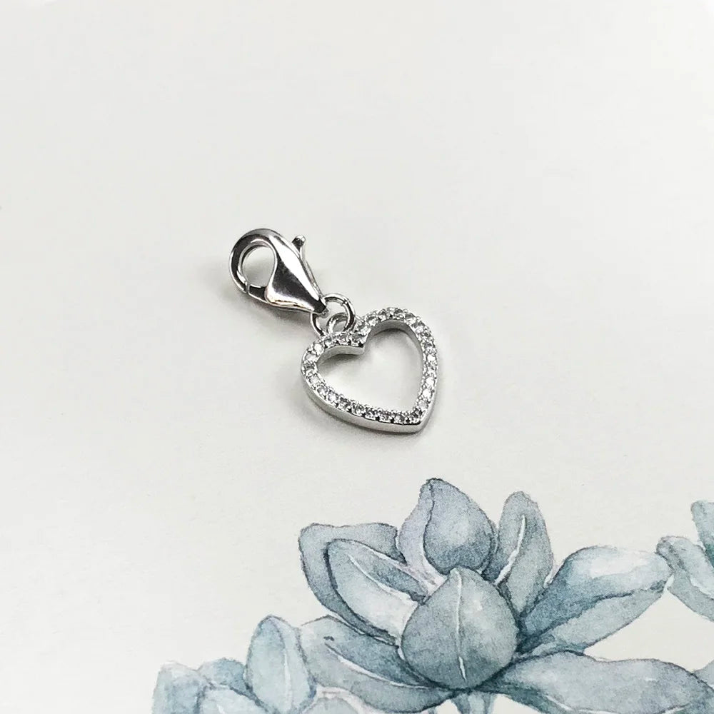 Herz-Charm-Anhänger mit glitzerndem Zirkonrand, Metallösen-Detail