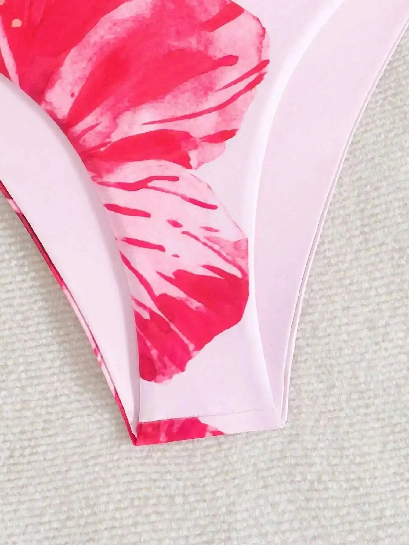 Glamouröses Damen-Bikini-Set mit Push-up-Effekt und glänzendem Design – perfekt für den Strand oder Pool