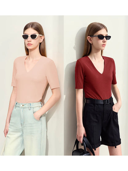 Damen T-Shirt im Minimalismus-Stil mit V-Ausschnitt und halben Ärmeln