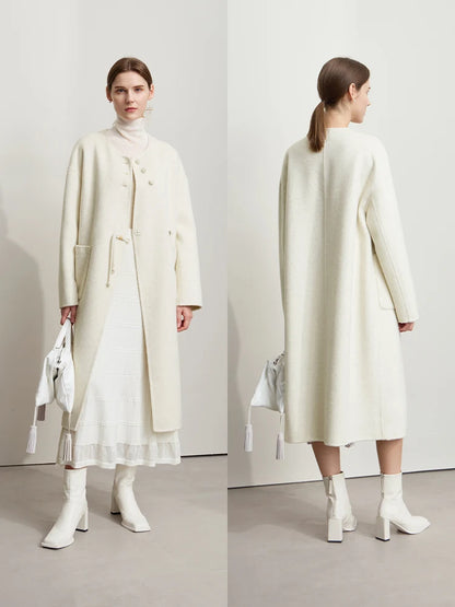 Damen Doppelseitiger Wollmantel im minimalistischen neokinesischen Stil mit Rundhalsausschnitt