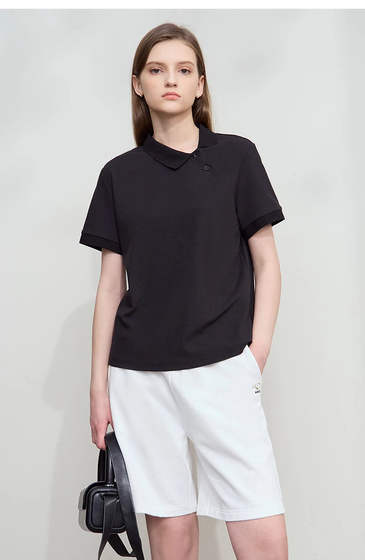 Damen T-Shirt im Minimalismus-Stil mit asymmetrischem Schnitt für den Sommer