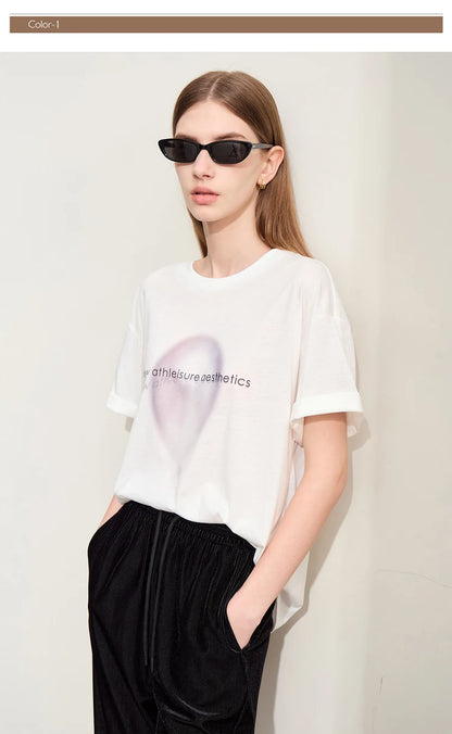 Damen T-Shirt im minimalistischen Stil mit gedrucktem Design und lässigen Ärmeln