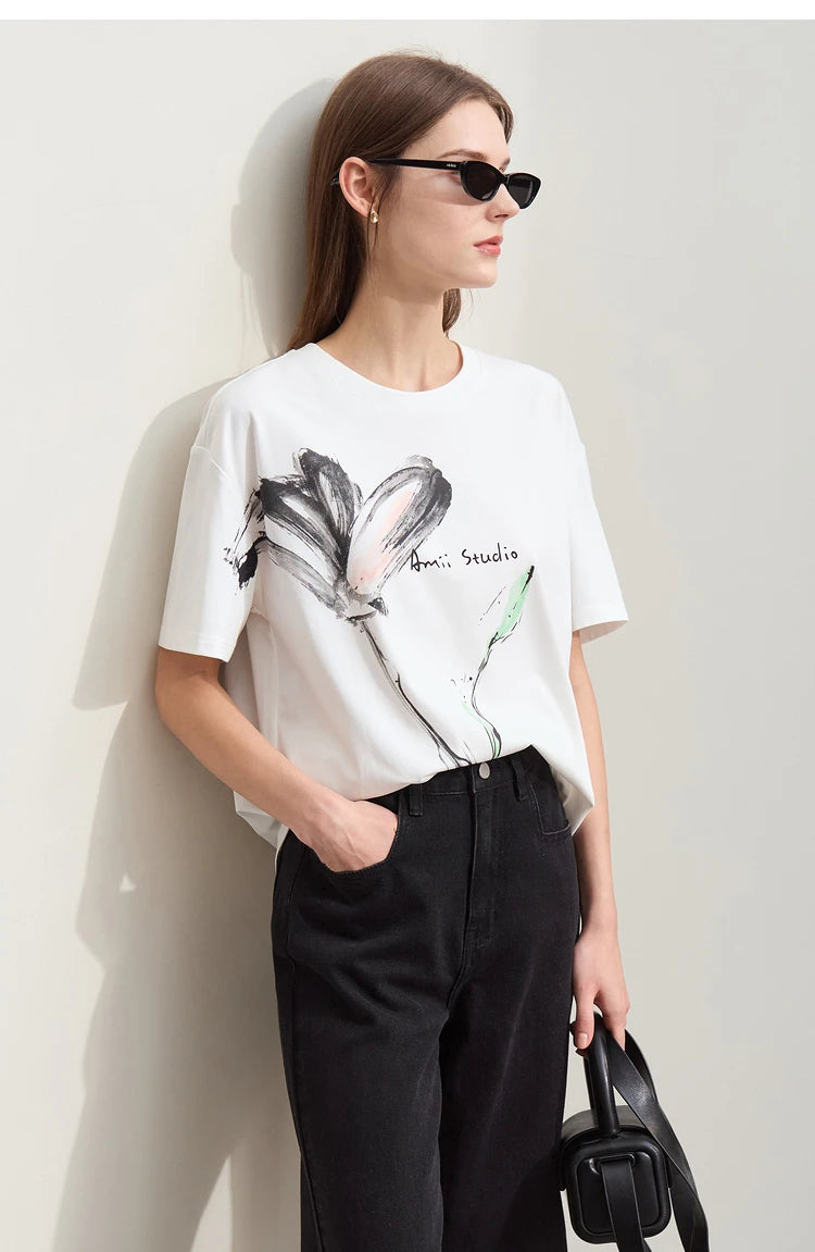 Damen T-Shirt im Minimalismus-Stil mit O-Neck und coolen Ink-Art Print