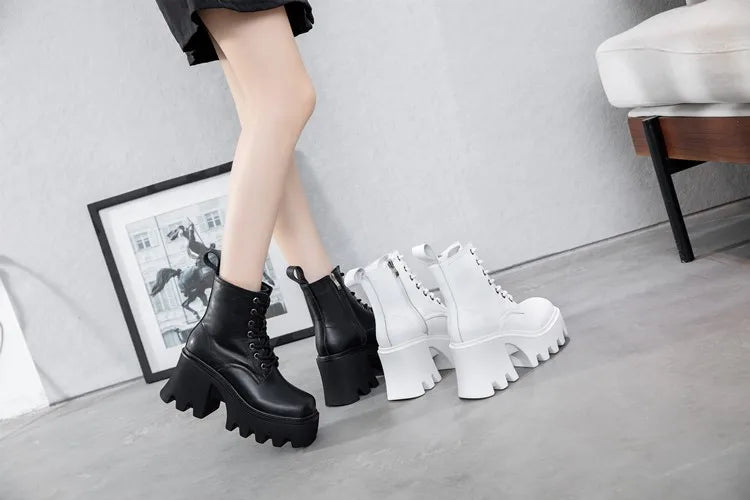 Damen-Schnürstiefeletten mit Plateau und Blockabsatz, schwarz und weiß, eckige Spitze