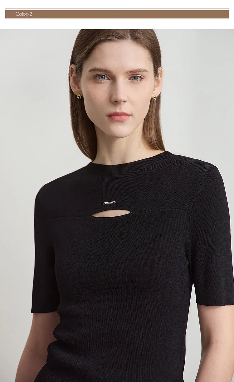 Schwarzer Damen-Strickpullover mit kurzem Ärmel und ovaler Aussparung im Brustbereich