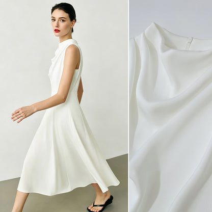 Elegantes Damenkleid Mit Wasserfallausschnitt Für Berufsfrau