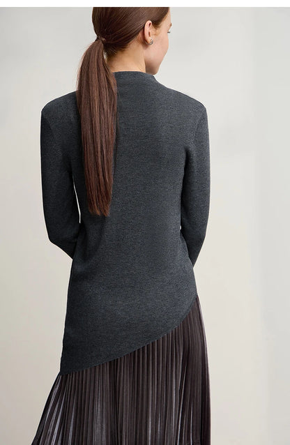Amii-Pullover in dunkelgrau meliert, Rückansicht: Halb-Rollkragen, asymmetrischer Saum