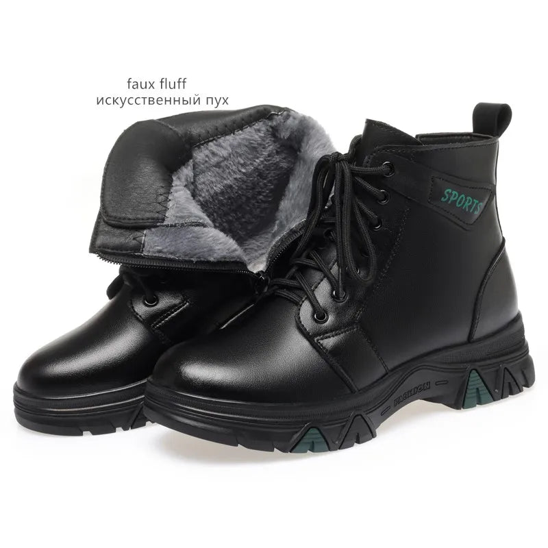 Schwarze Winterstiefelette mit Kunstfellfutter, Schnürung und gepolsterter Innenseite