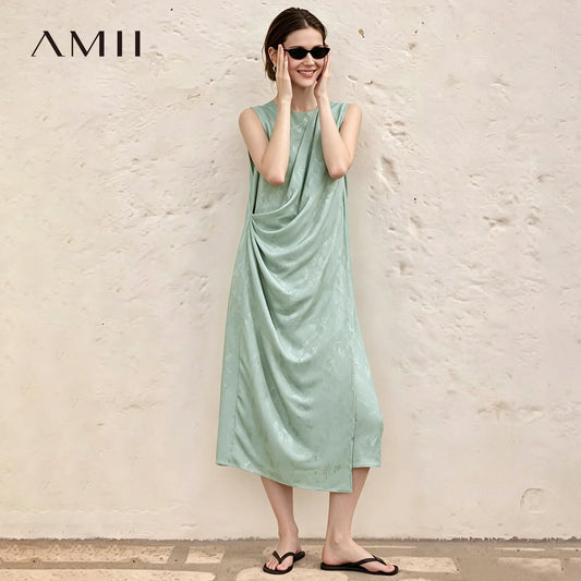 Ärmelloses Jacquard-Damenkleid mit Drapierung, mintgrün, Midi-Länge.