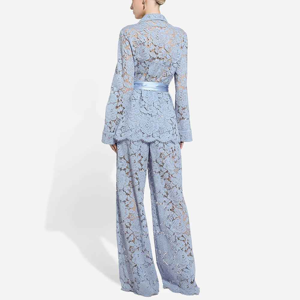 Schulterfreies ärmelloses Damenkleid mit 3D-Blumen und Patchwork-Design – figurbetont und modisch mit Reißverschluss.