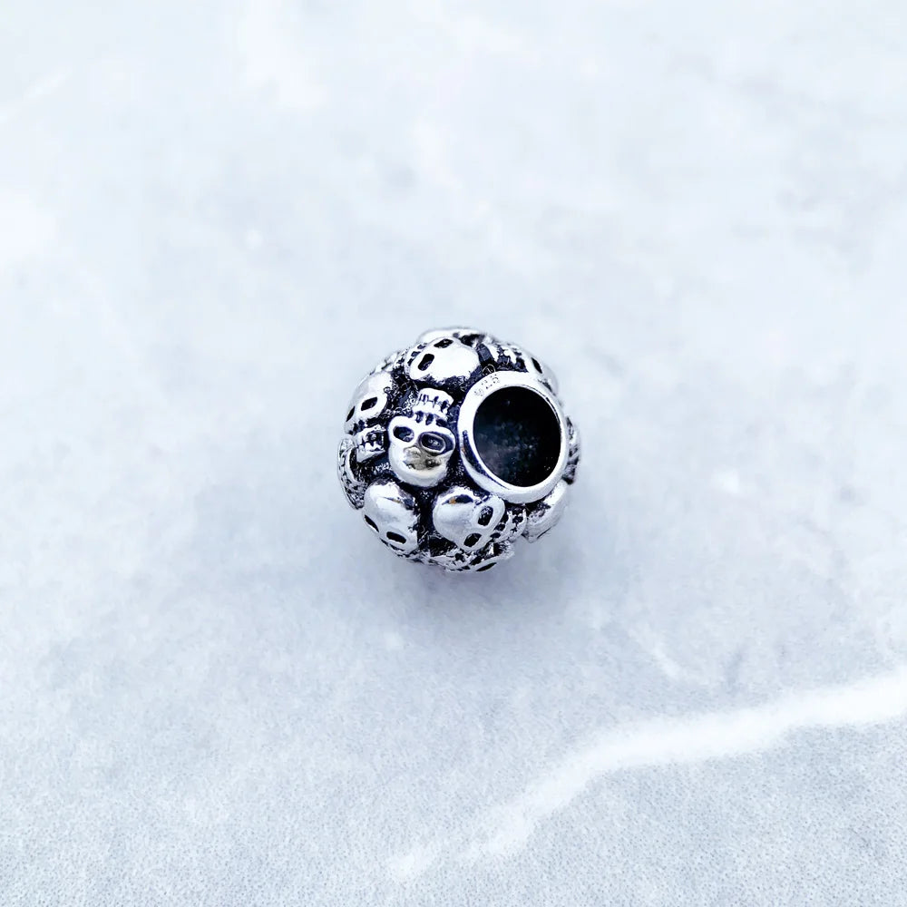 Sterlingsilber-Perle mit Totenkopf-Motiv, mit durchgehendem Loch