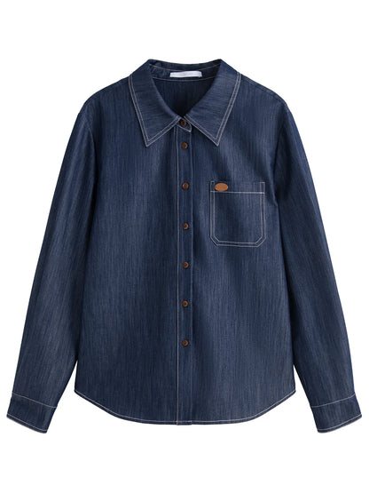 Kurzes Damen-Polo-Strickshirt mit Kontrastfarbe und Puppenkragen – modisch und vielseitig für den Sommer.