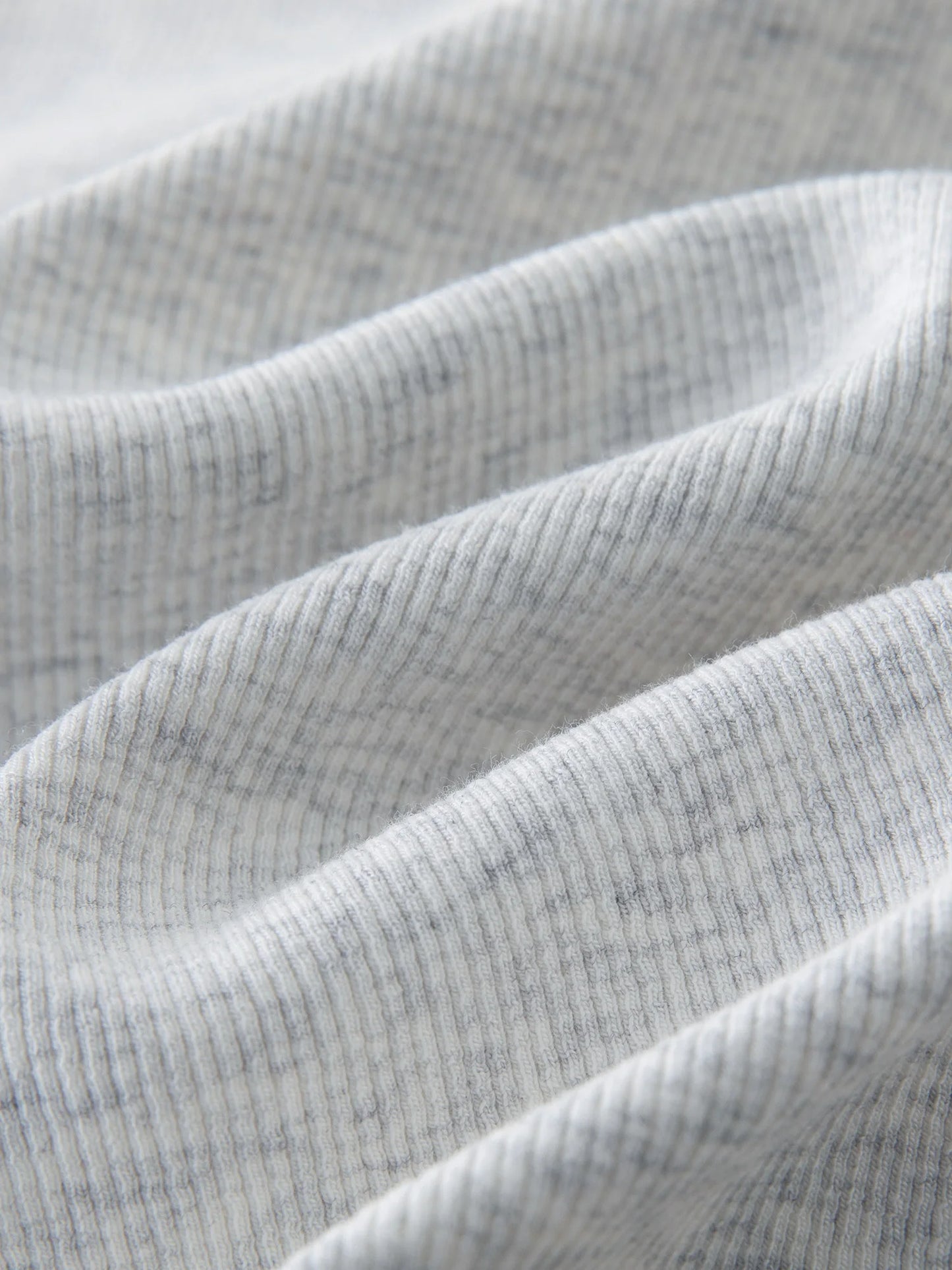 Baumwoll-T-Shirt in Übergröße mit 3D-Blumenstickerei und Rundhalsausschnitt – vielseitig und figurbetont für den Büroalltag