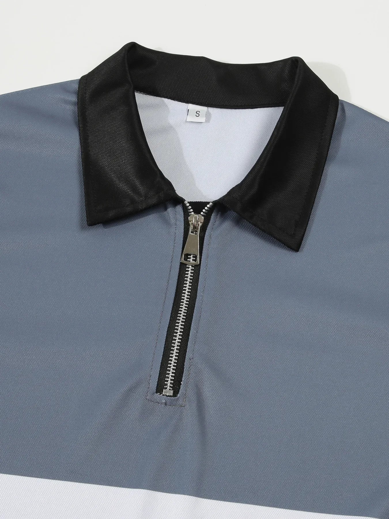 Kurzärmeliges Herren-Poloshirt mit Stehkragen im Camouflage-Design – lässig und in großen Größen erhältlich.