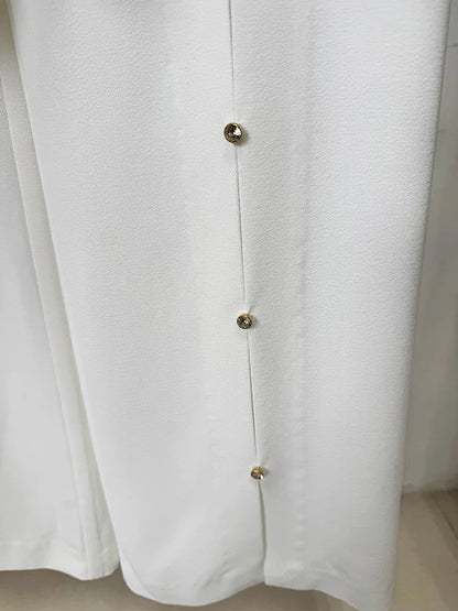 Elegantes Damen-Kleid mit Karomuster, Reverskragen und langen Ärmeln – figurbetont und mit Patchwork-Design.