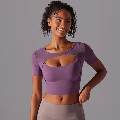 Lila Kurzarm-Sporttop mit Front-Cut-out, lässige Passform