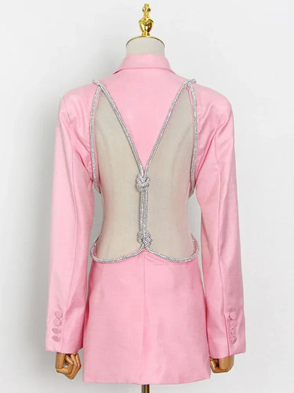 Elegantes ärmelloses Minikleid mit Rundhalsausschnitt und Patchwork-Schal für Damen – figurbetontes Design.