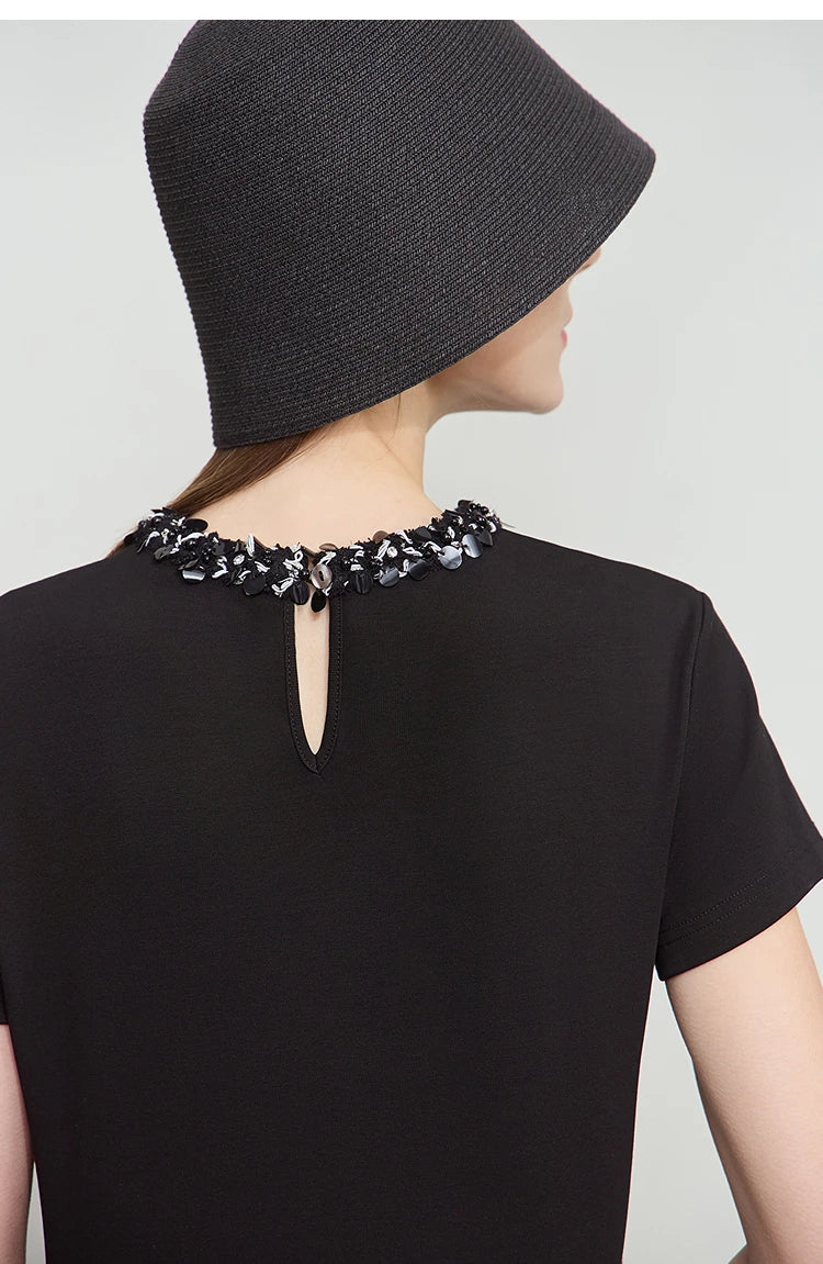 Damen Kurz-T-Shirt im minimalistischen Stil mit elastischen Perlen und Pailletten-Dekoration