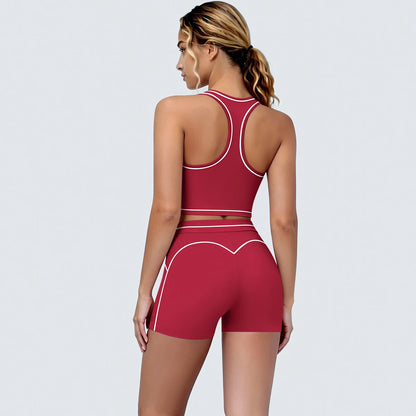 Yoga-Set für Damen: Sport-BH und kurze Leggings, dunkelrot mit hellem Kontrast.