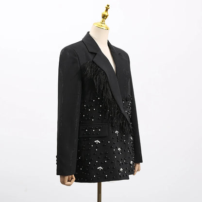 Elegantes Damen-Maxikleid mit hohem Kragen und Laternenärmeln – figurbetontes Design mit Perlendetails für besondere Anlässe.