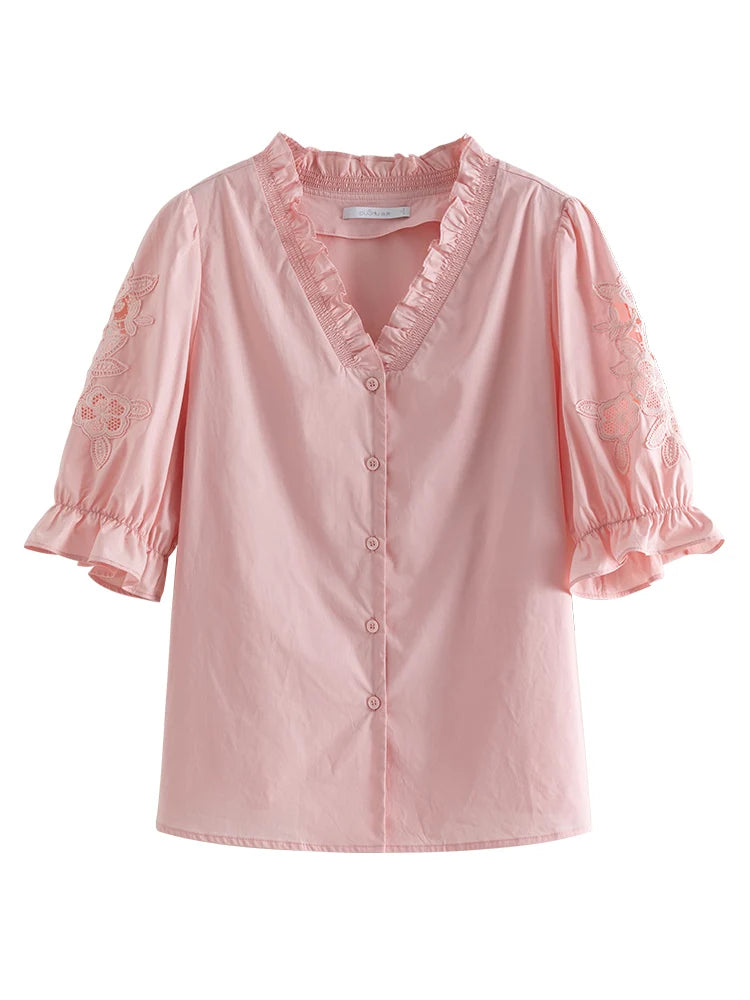 Elegantes, kurzärmeliges Damen-Shirt mit geradem Schnitt und schmaler Passform – vielseitig kombinierbar für den Sommer.