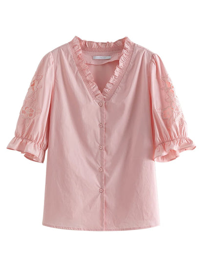 Elegantes, kurzärmeliges Damen-Shirt mit geradem Schnitt und schmaler Passform – vielseitig kombinierbar für den Sommer.