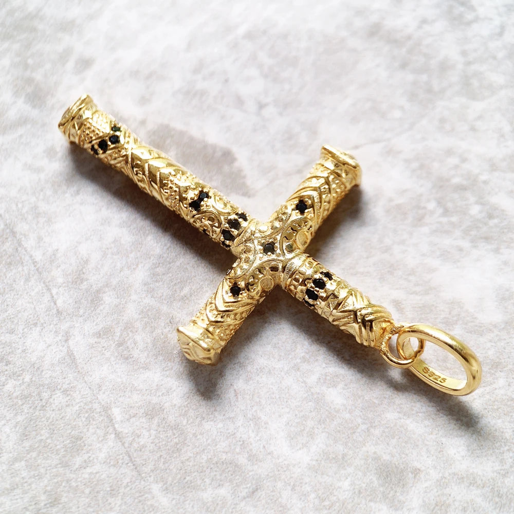 Damen-Charm-Anhänger Kreuz golden aufwendig ethnisch aus Sterlingsilber