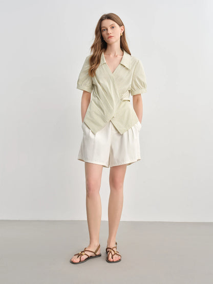 Kurvenbetonende Damen Wickelbluse mit V-Ausschnitt – Luftiges Sommer-Design mit Streifen für Büro & Freizeit